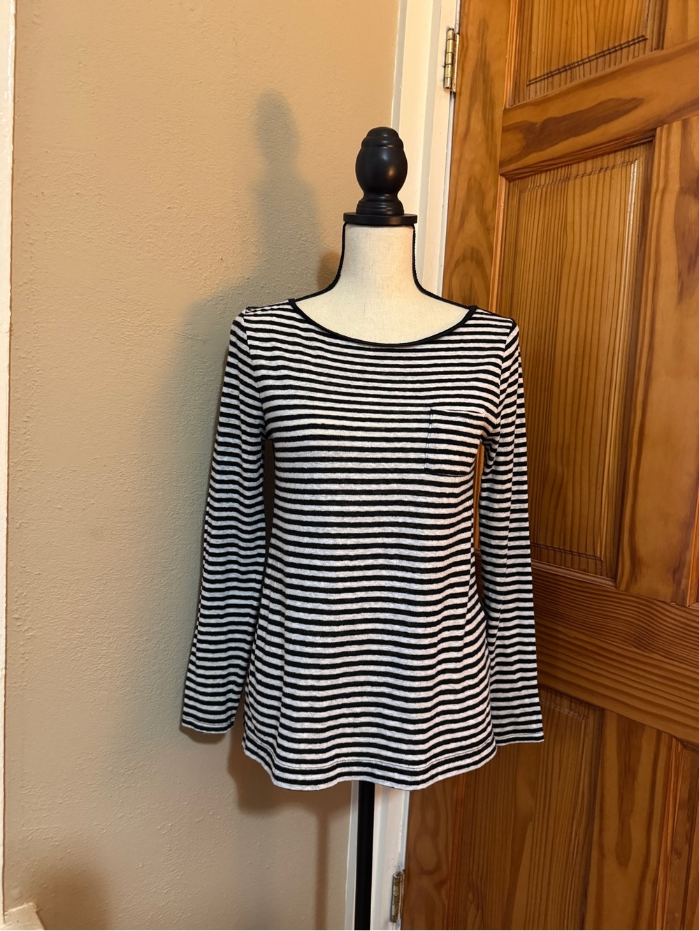 Gap Striped Long-Sleeve Crewneck Top - Black and White